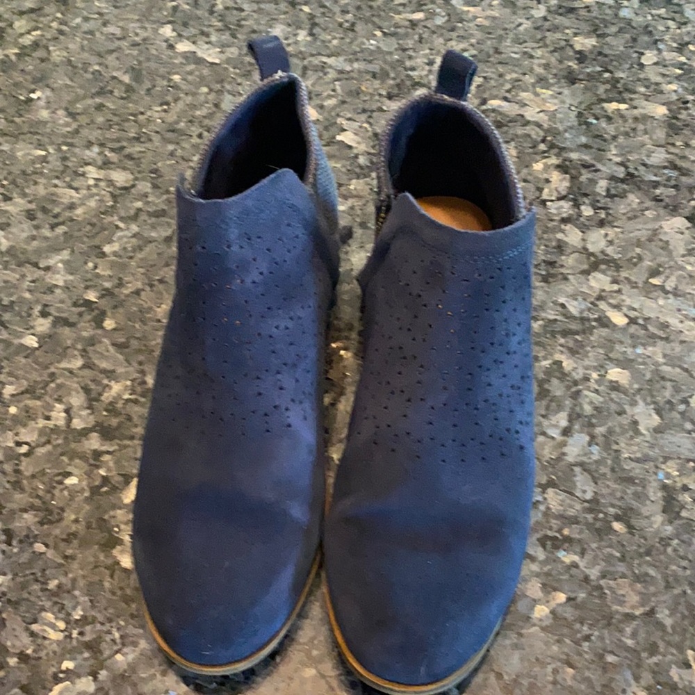 Toms blue boots